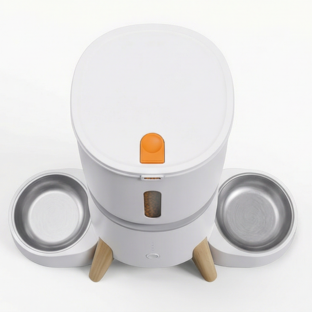 distributeur croquettes chat avec reservoir transparent