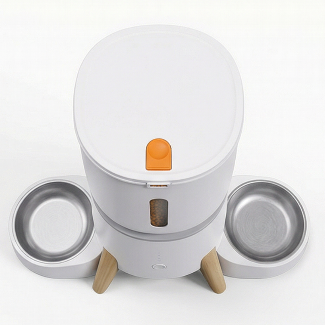 distributeur croquettes chat avec reservoir transparent